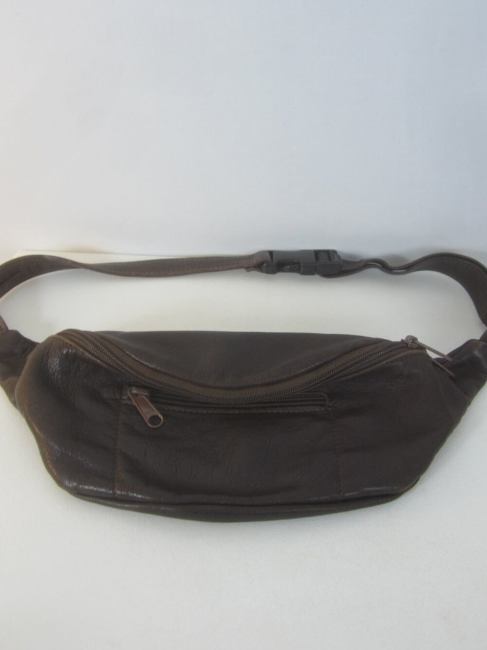 Vtg Unbranded Dark Brown Leather Fanny Pack Bum Bag Adjustable Strap Zip Pockets
